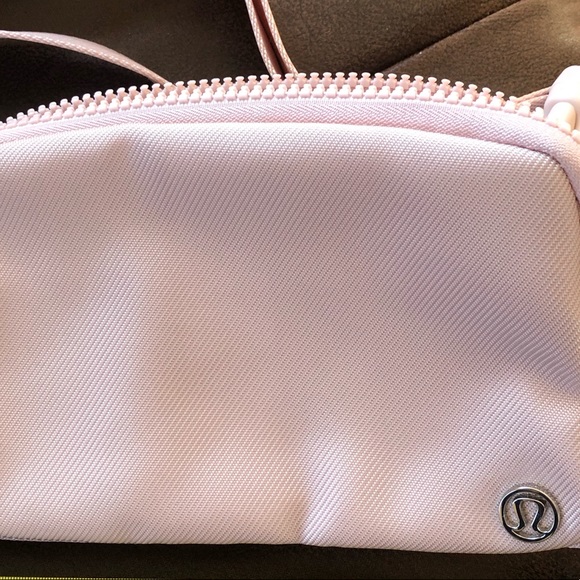lululemon athletica Handbags - Lululemon fanny pack